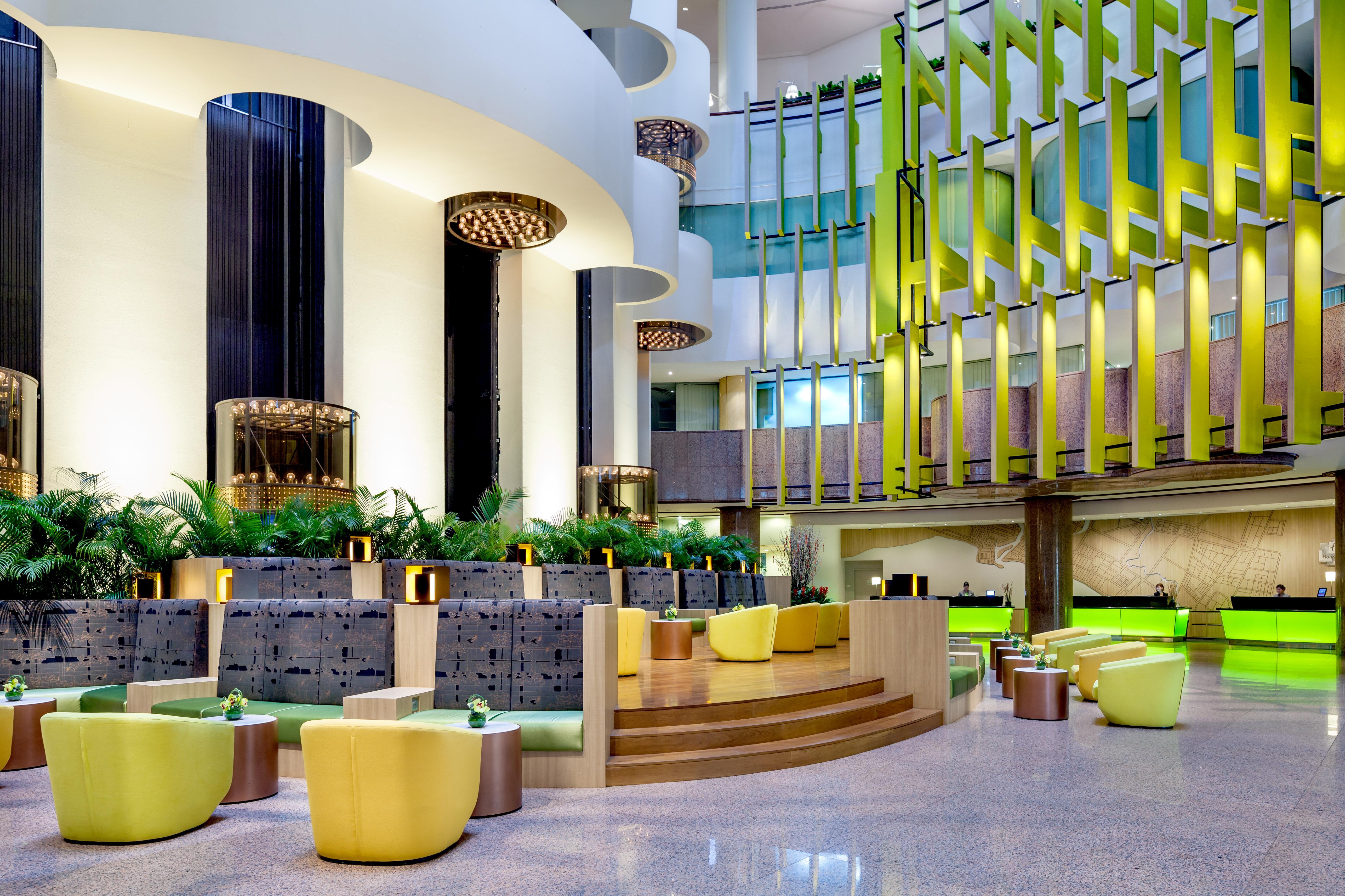 ホテル ホリデイ イン シンガポール アトリウム エクステリア 写真