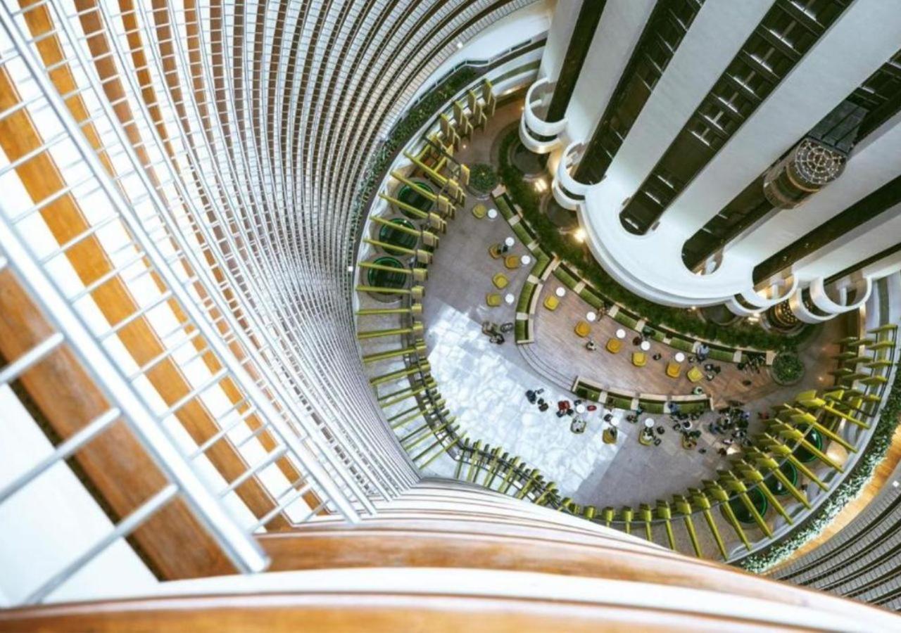 ホテル ホリデイ イン シンガポール アトリウム エクステリア 写真
